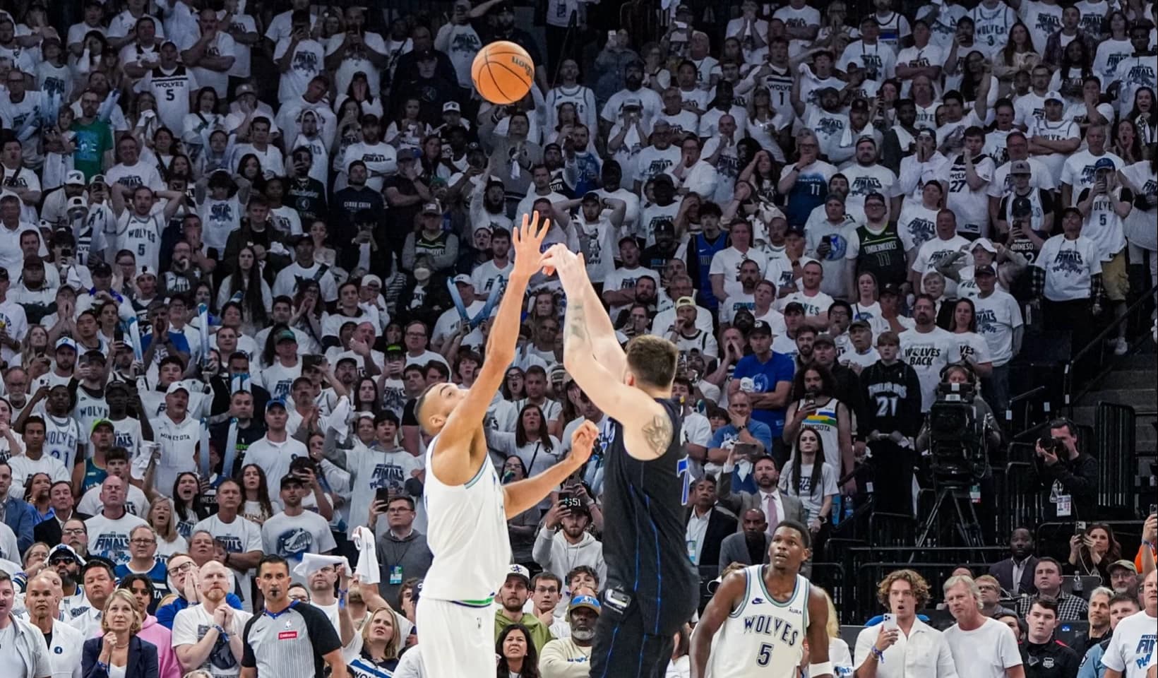 NBA: დალას მავერიქსი სერიაში უპირატესობას ორამდე ზრდის